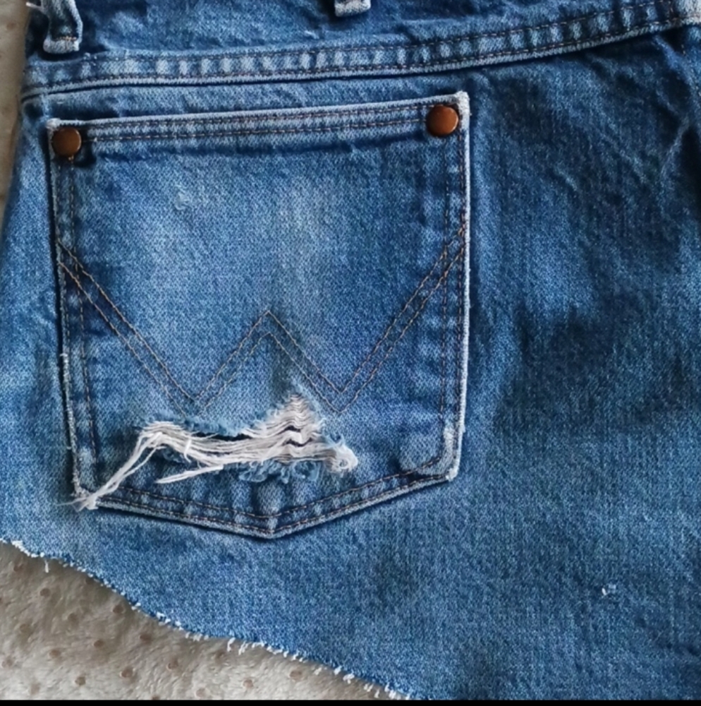 90's Vintage Wrangler High Waist Cut- Off Denim Cheeky Jean Shorts - Picture 5 of 15